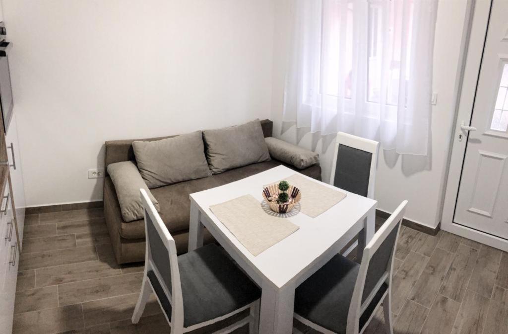 Apartmani Cupara Tivat Luaran gambar