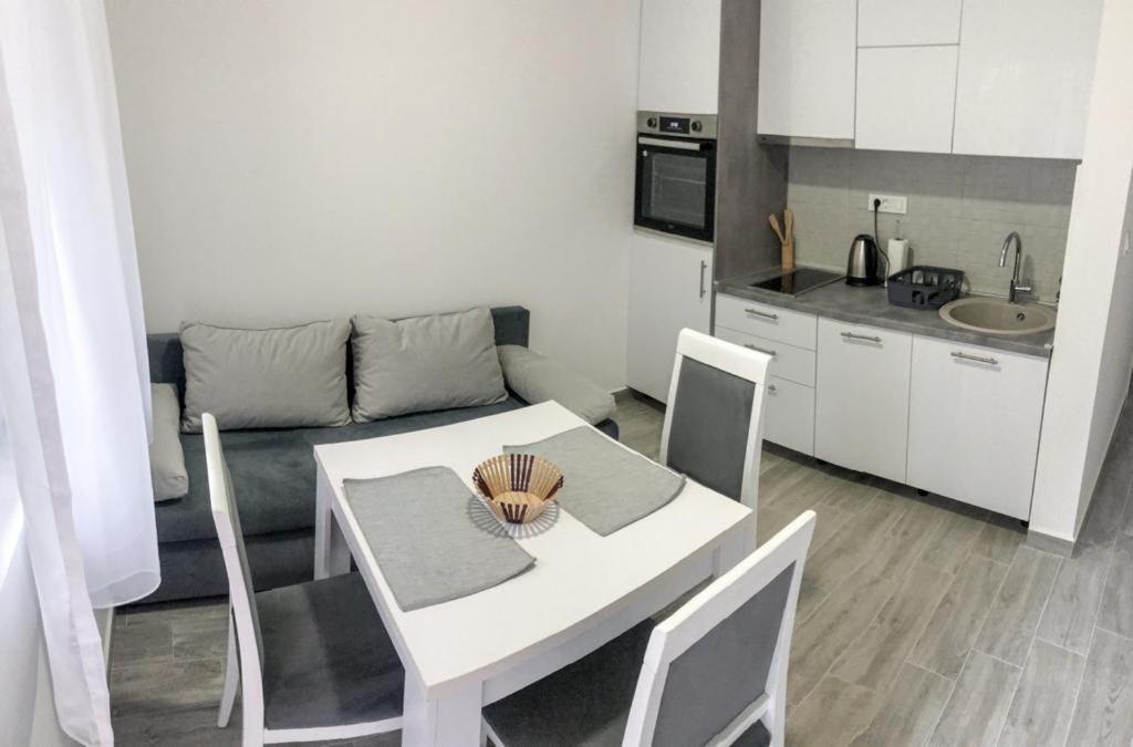 Apartmani Cupara Tivat Luaran gambar